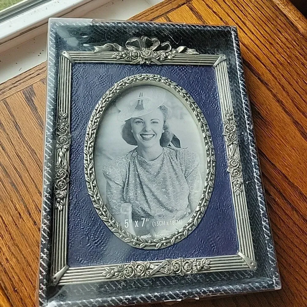 Vtg Ornate Pewter Rose Bow Photo Frame Stand Tabletop Victorian 5x7 Textured NIB